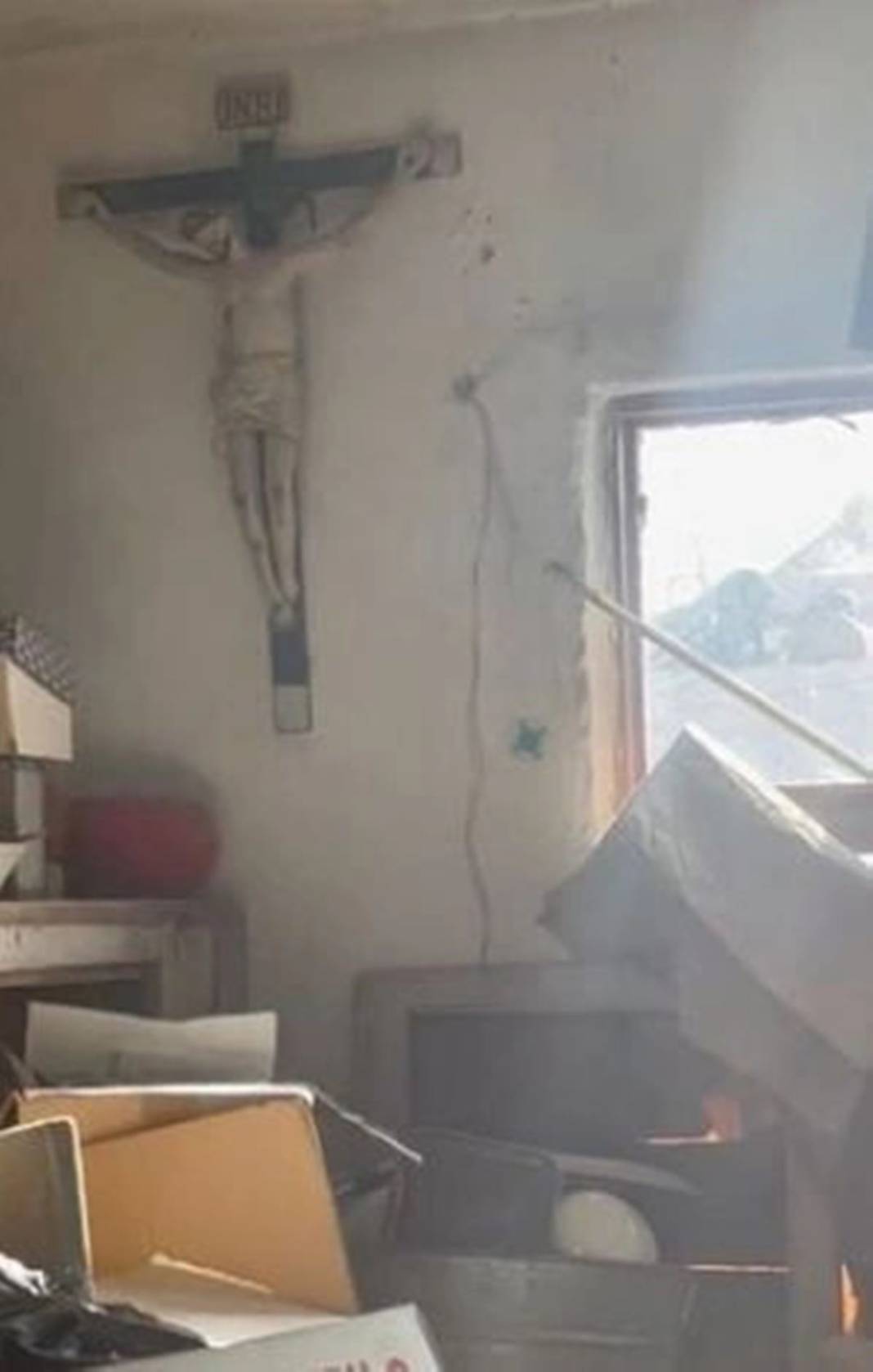 20 yıl önce mühürlenip kapatılan eve girdiler, gördükleri manzara karşısında tüyleri diken diken oldu! 5